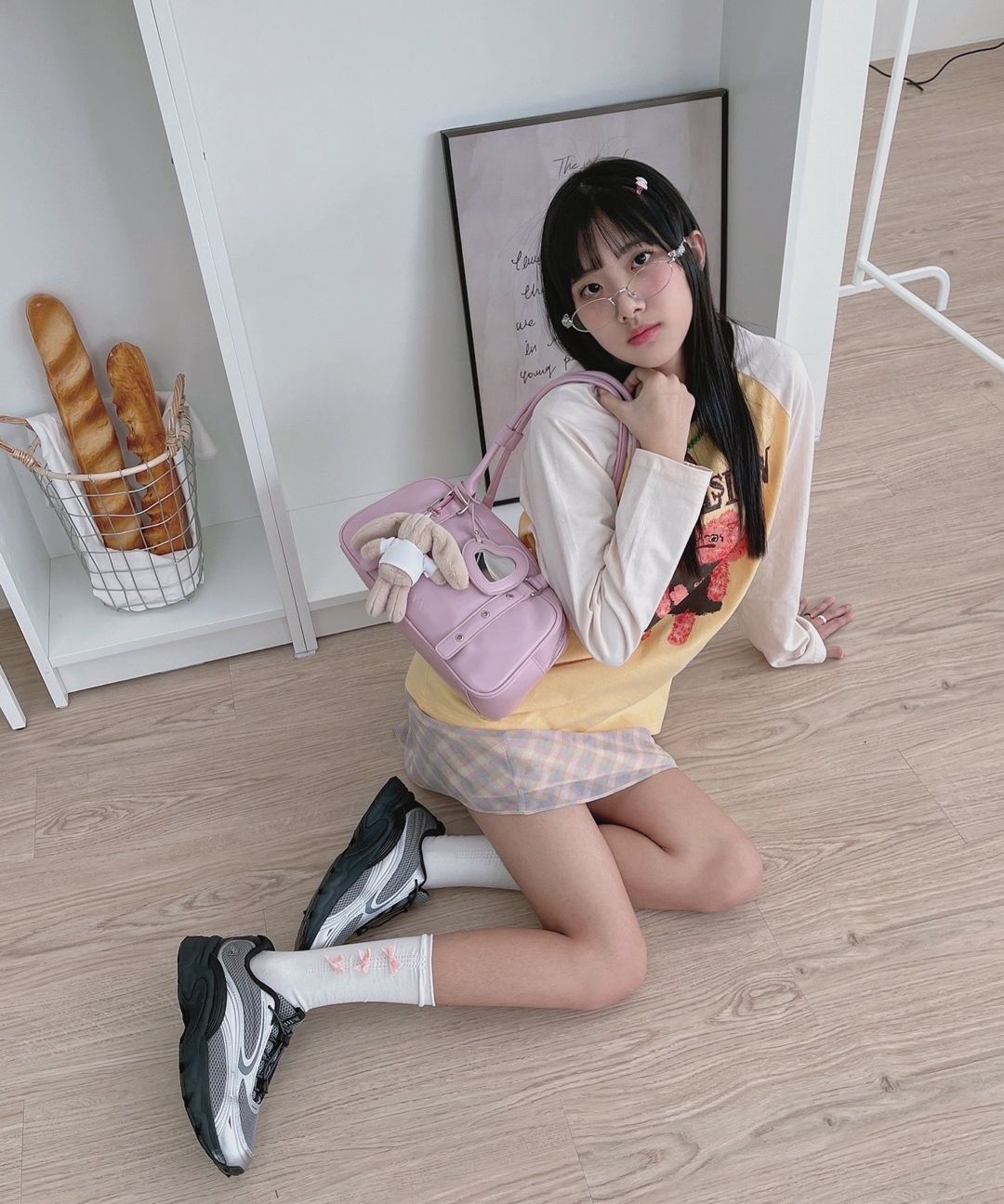 MUSINSA | VVV Heart Mirror Buckle Shoulder Bag _ Pink