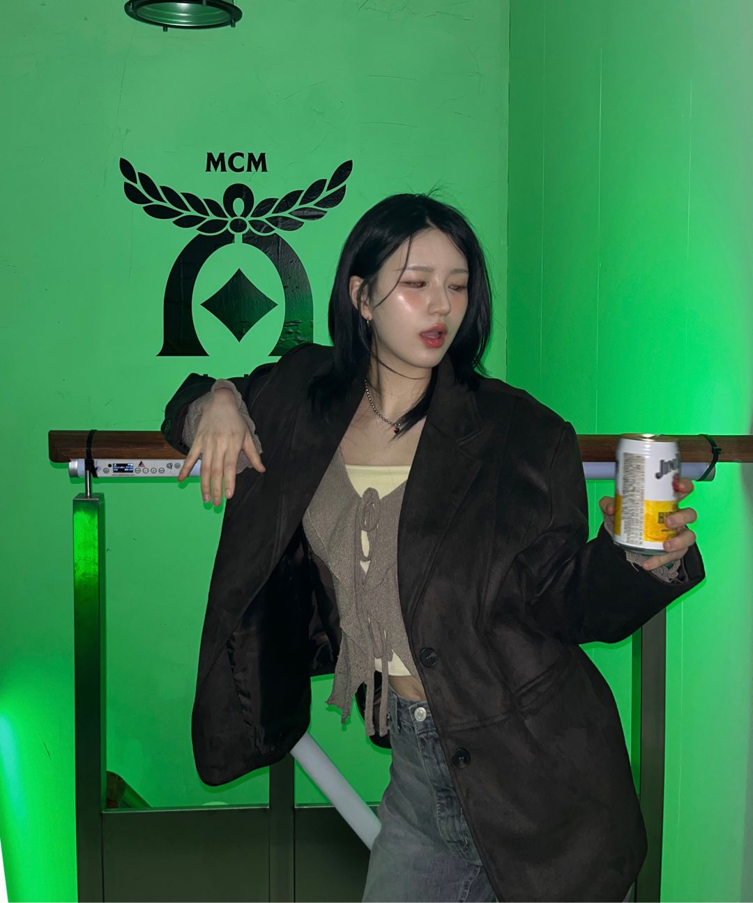 MUSINSA公式 | LEATHERY DIVIDE SINGLE SUEDE BLAZER [DARK BROWN]