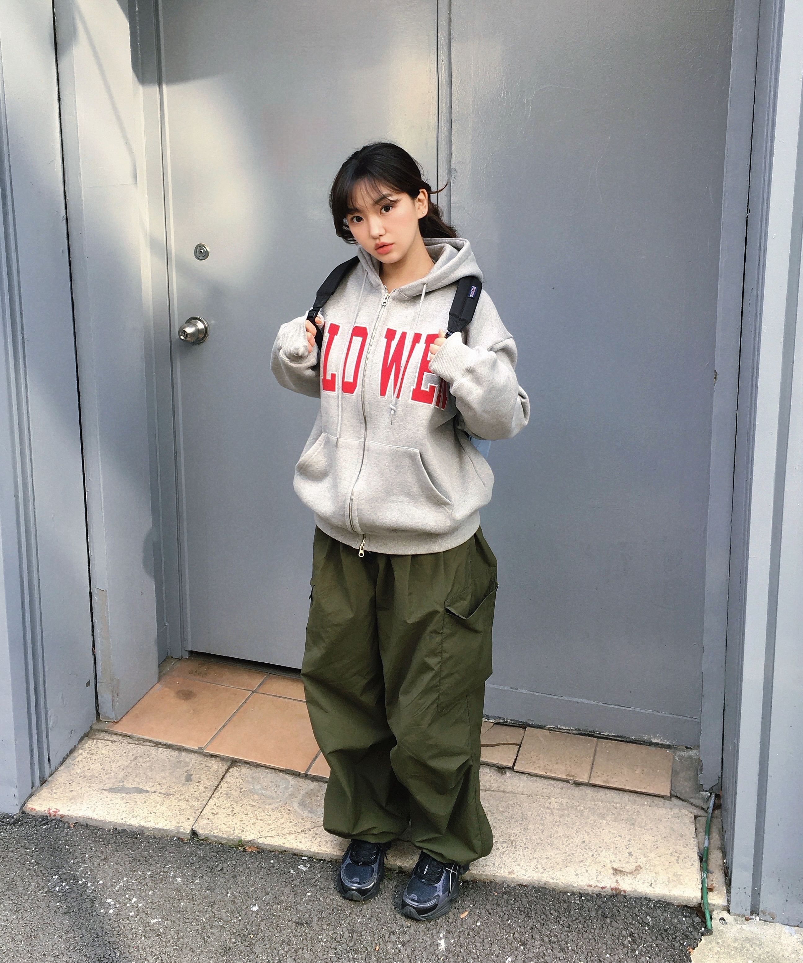 MUSINSA公式 | HAVISM FLOWER ZIP UP HOOD (GREY)