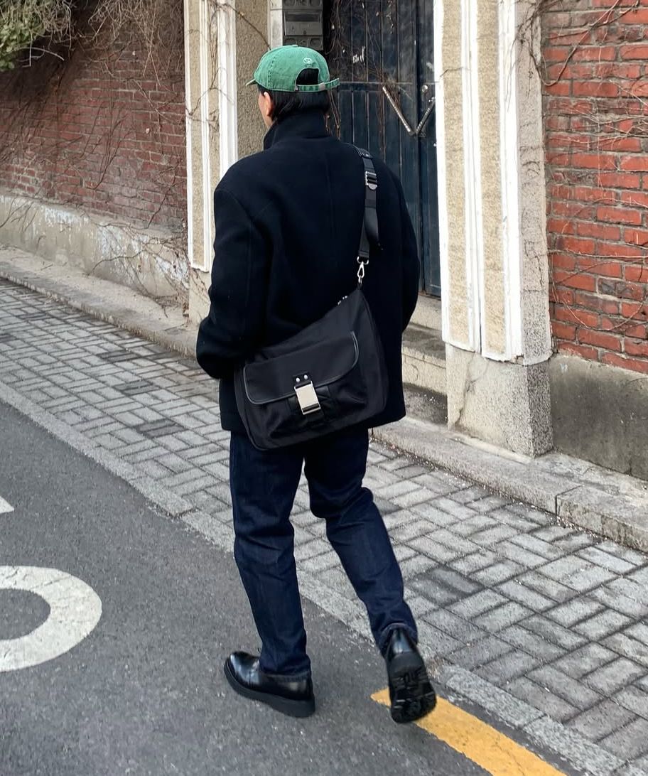 MUSINSA | MAISON MINED BUCKLE STRAP HOBO BAG