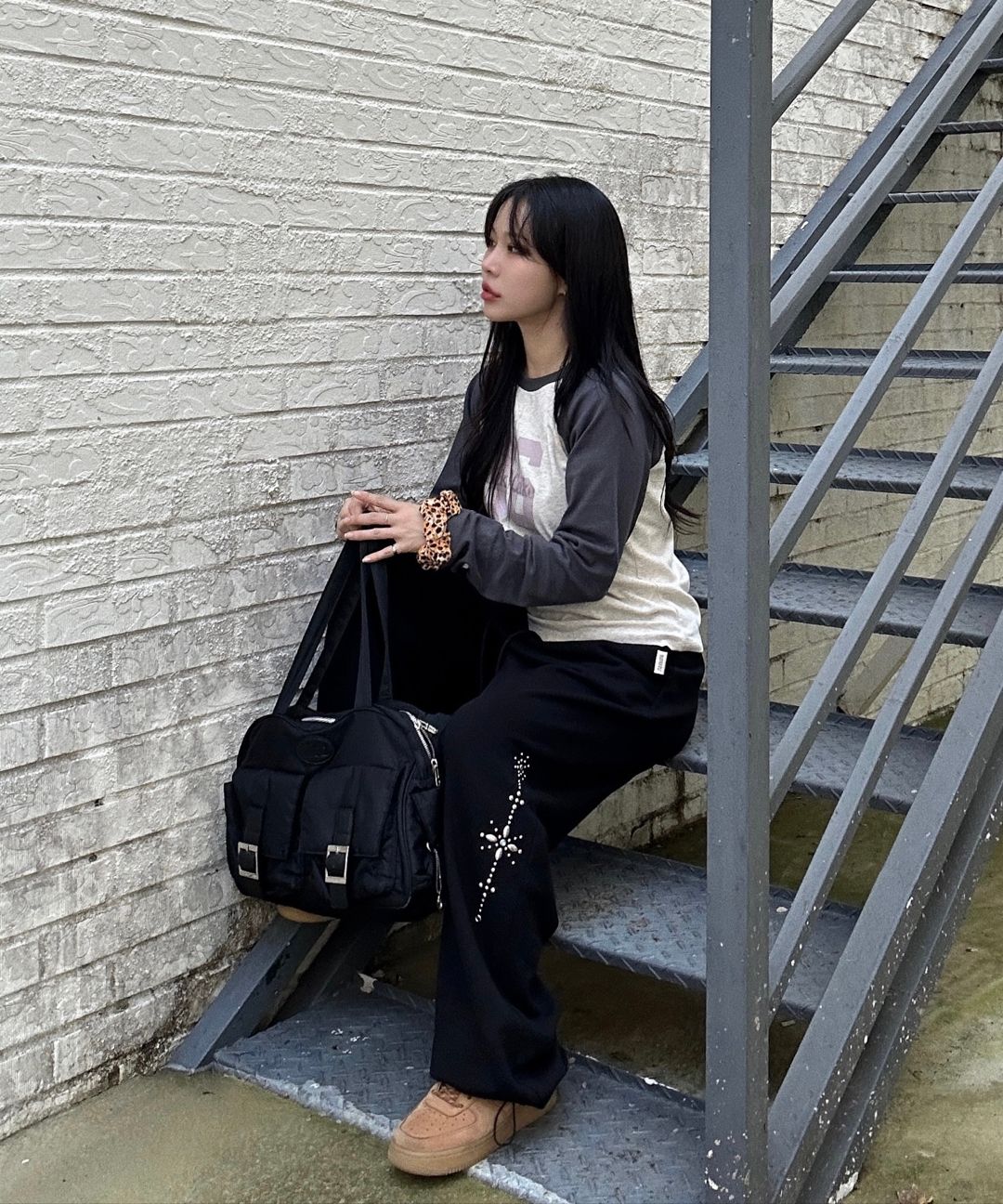 MUSINSA | ROCKCAKE Stone Beads 2way Jogger - Black