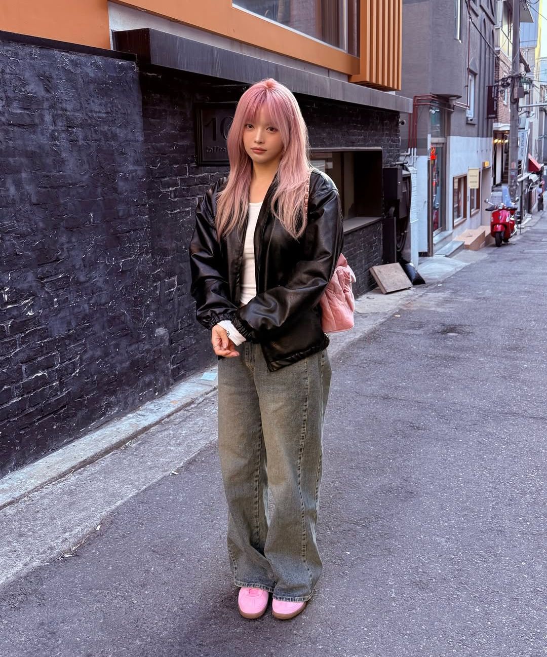 【ITZAVIBE】24fw ITZ MINI LOGO VEGAN LEATHER JACKET MUSINSA | ITZAVIBE ITZ MINI LOGO VEGAN LEATHER JACKET