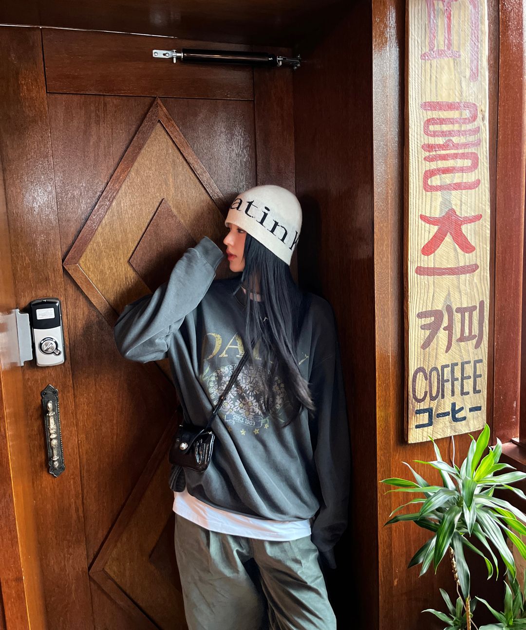 MUSINSA公式 | MATIN KIM LOGO JACQUARD SHORT BEANIE IN BLACK
