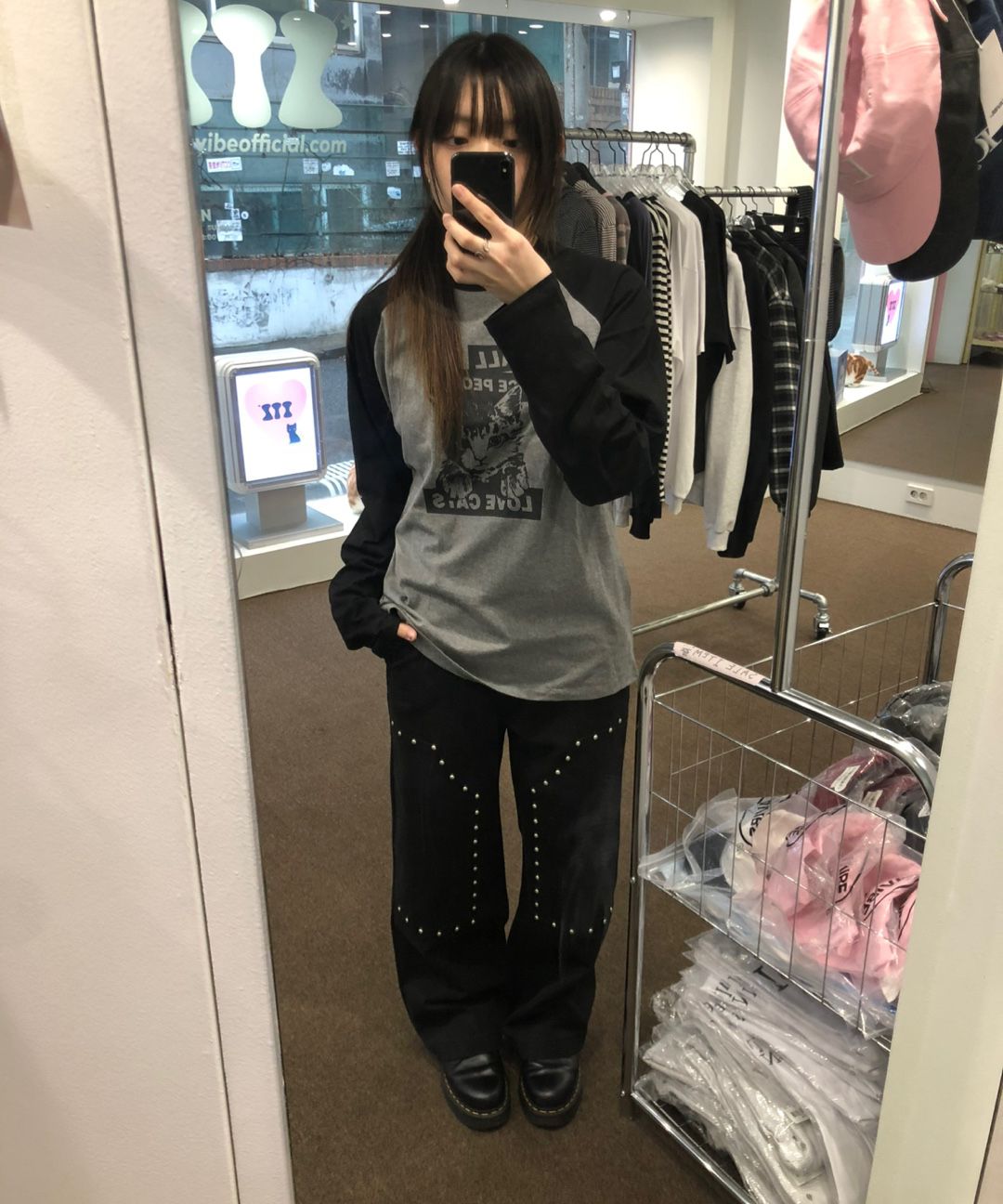 ◆ITZAVIBE◆ NICE PEOPLE LOVE CATS RAGLAN LONG SLEEVE BLACK NICE PEOPLE LOVE CATS RAGLAN LONG SLEEVE - BLACK - ITZAVIBE