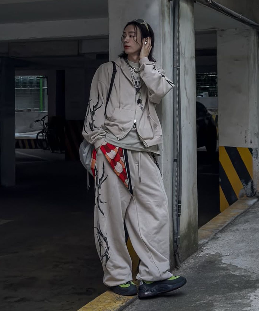 MUSINSA | NOT4NERD Dagger Tribal Logo Incision Sweat Pants