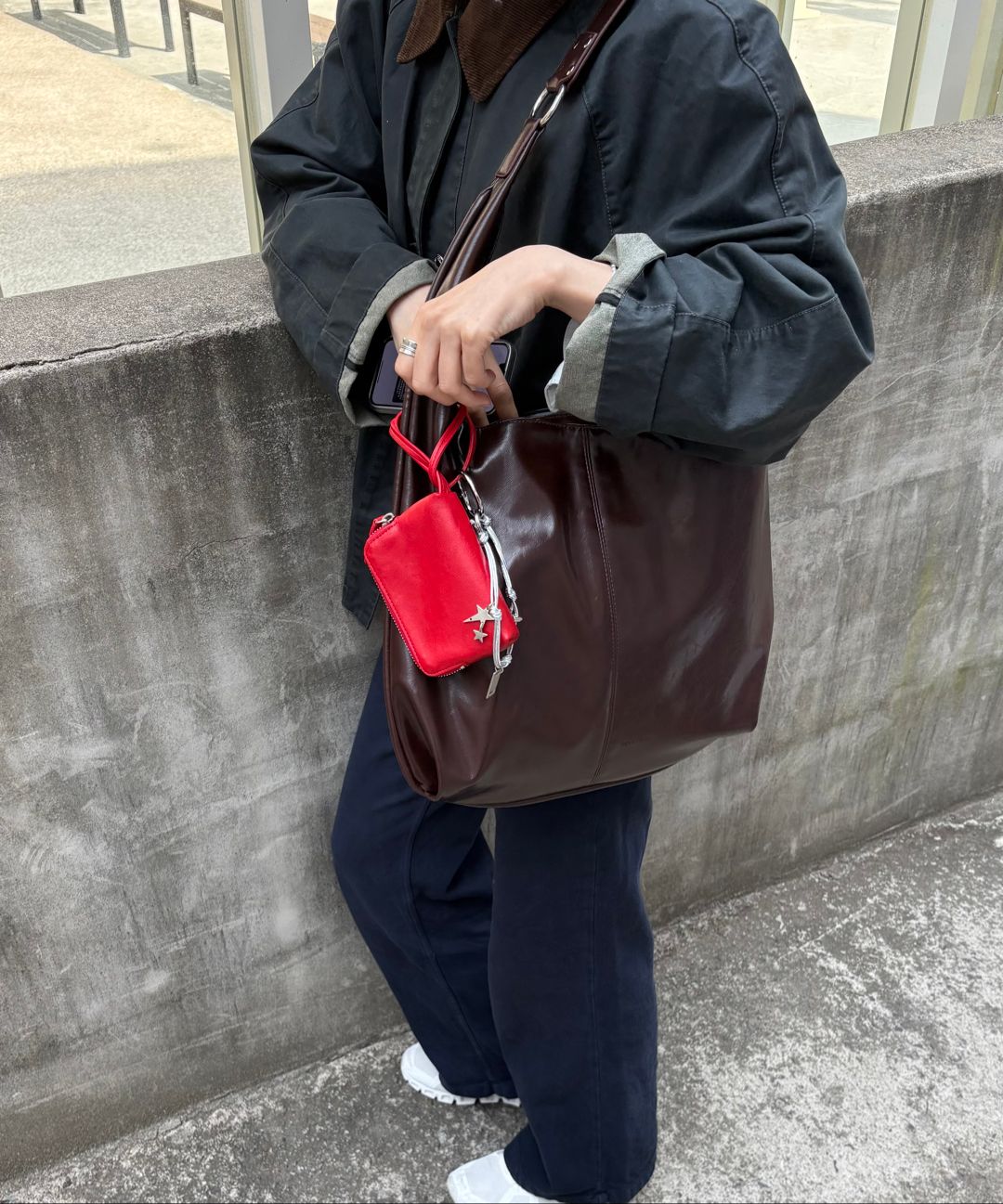 MUSINSA公式 | YEOMIM slash hobo bag (crinkle brown)