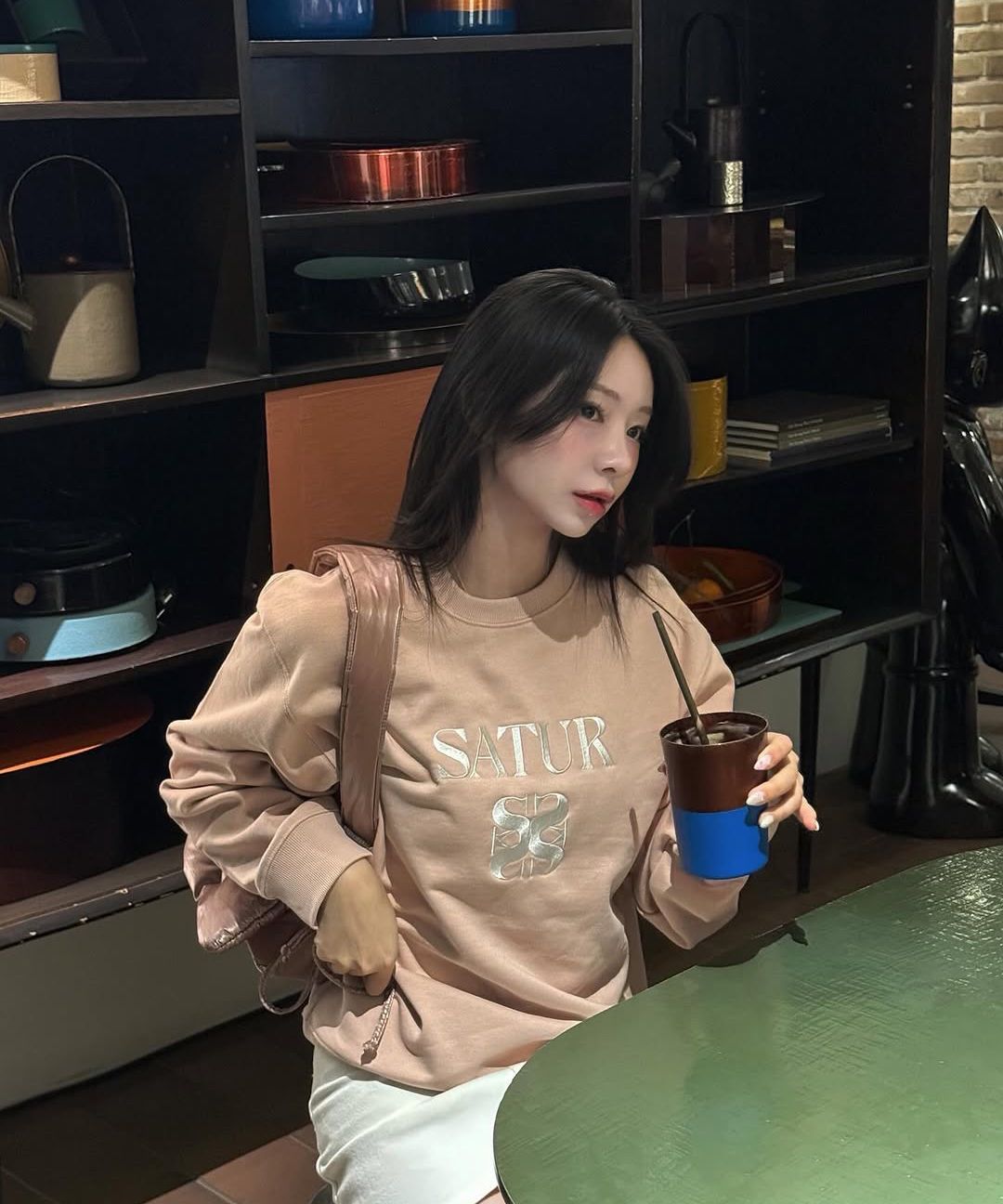 MUSINSA | SATUR Classic logo sweatshirt ivory beige