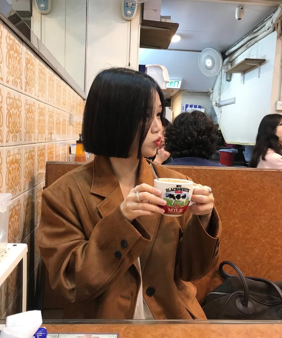 MUSINSA公式 | LEATHERY DIVIDE SINGLE SUEDE BLAZER [DARK BROWN]