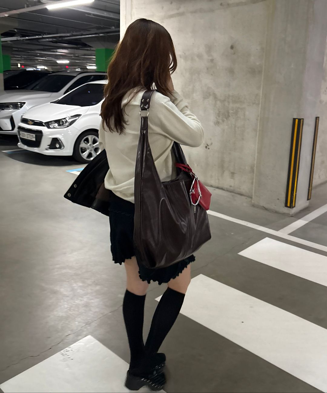 バッグ・カバンその他 YEOMIM slash hobo bag crinkle brown yeo-323 MUSINSA | YEOMIM slash hobo bag (crinkle brown)