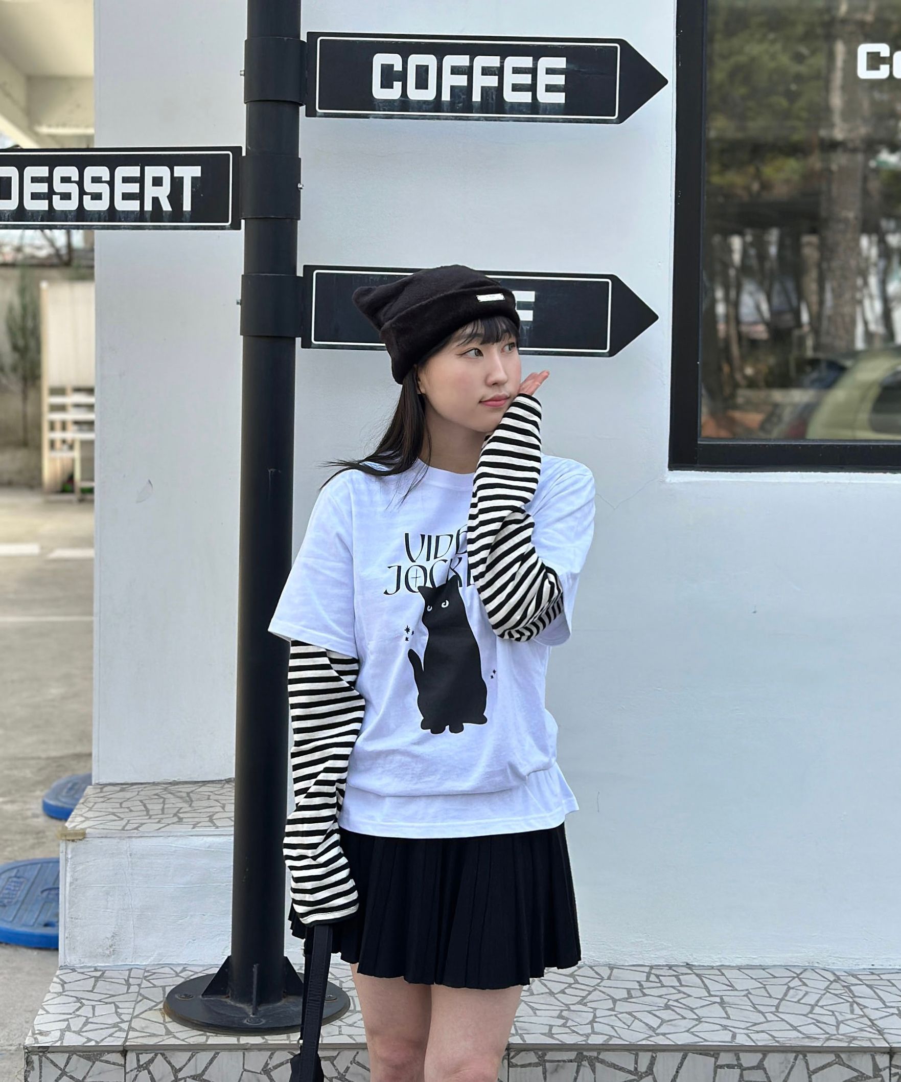 MUSINSA公式 | VIDEO JOCKEY 黒猫Tシャツ [3カラー]