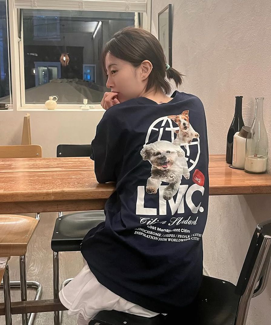 MUSINSA公式 | LMC FLYING PUPPY TEE black