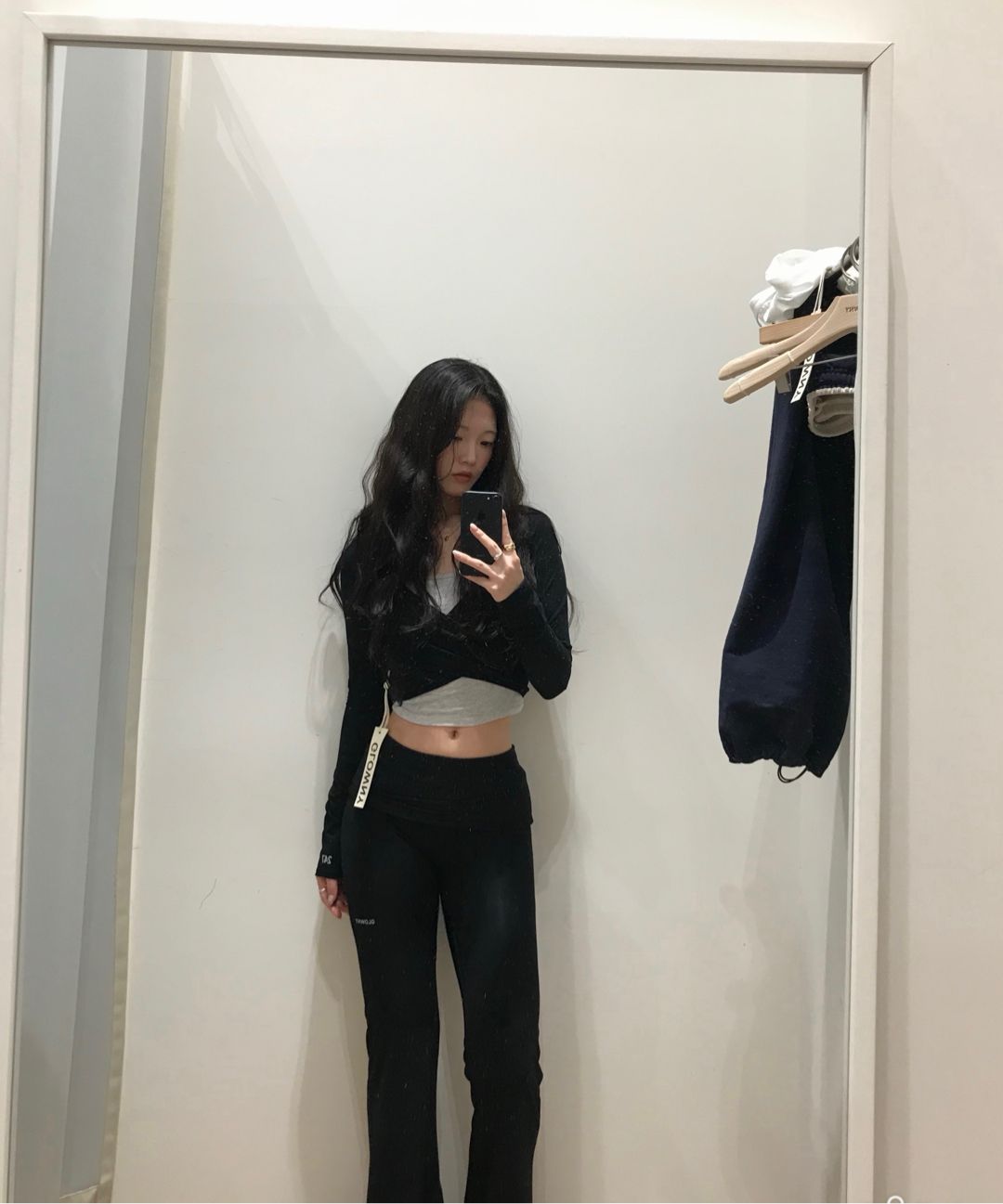 MUSINSA | GLOWNY AIR FOLDING FLARE PANTS (4 Colors)