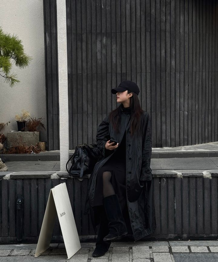 ★ SALE!! ★【Matin Kim】TWO WAY STRAP SQUARE BAG MUSINSA | MATIN KIM TWO WAY STRAP SQUARE BAG IN BLACK