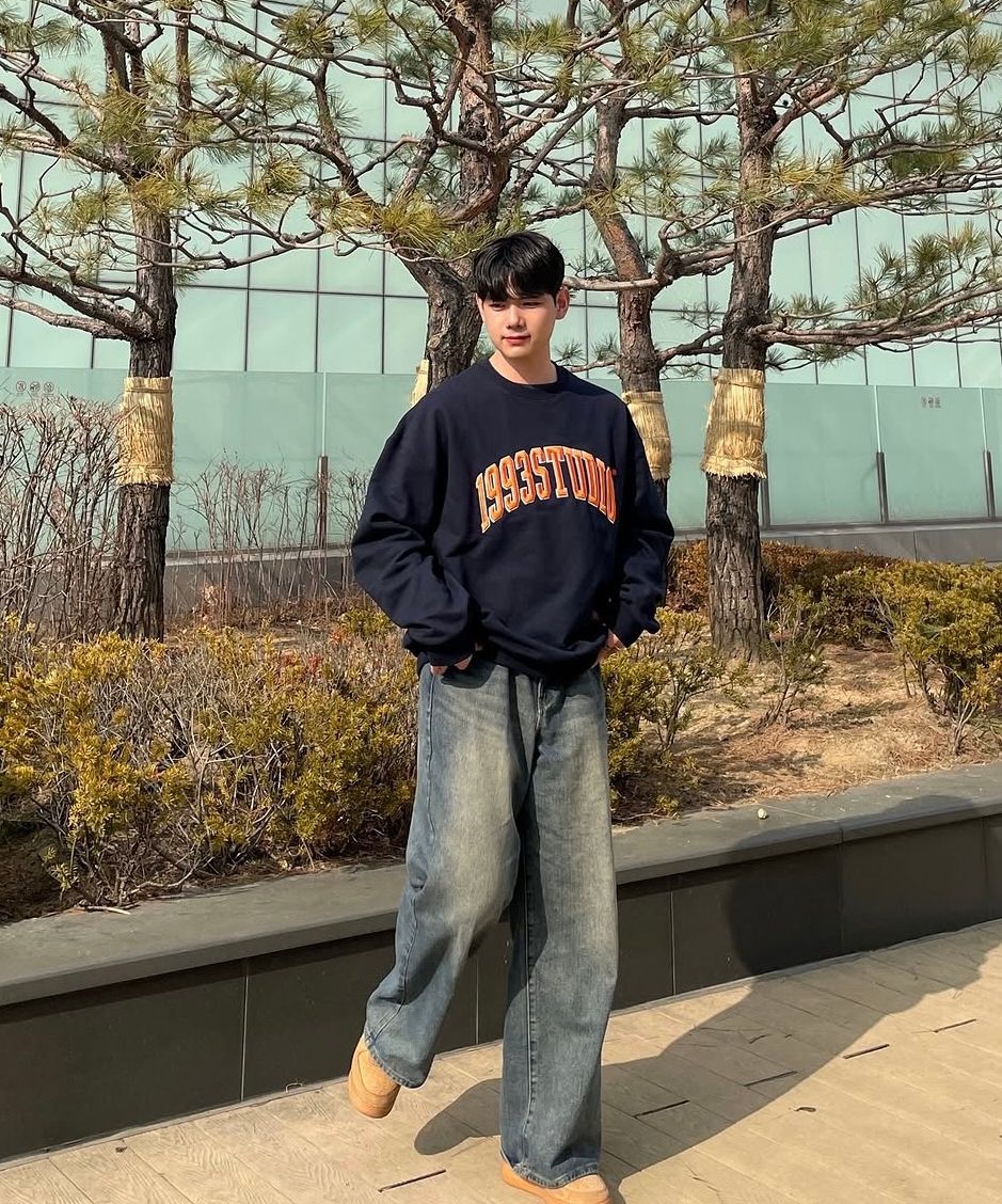【1993studio】25SS★ Authentic Arch Logo Sweatshirt MUSINSA | 1993STUDIO Authentic Arch Logo Sweatshirt_Navy