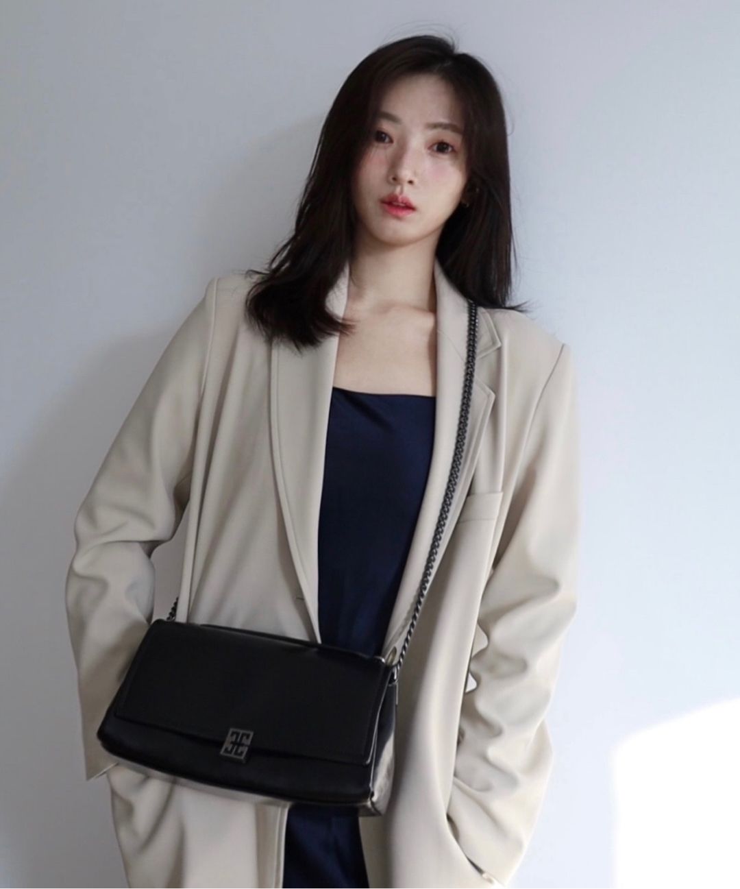 MUSINSA | FOLNUA CLASSIC LOGO CHAIN BAG - CRINKLE [2COLOR]