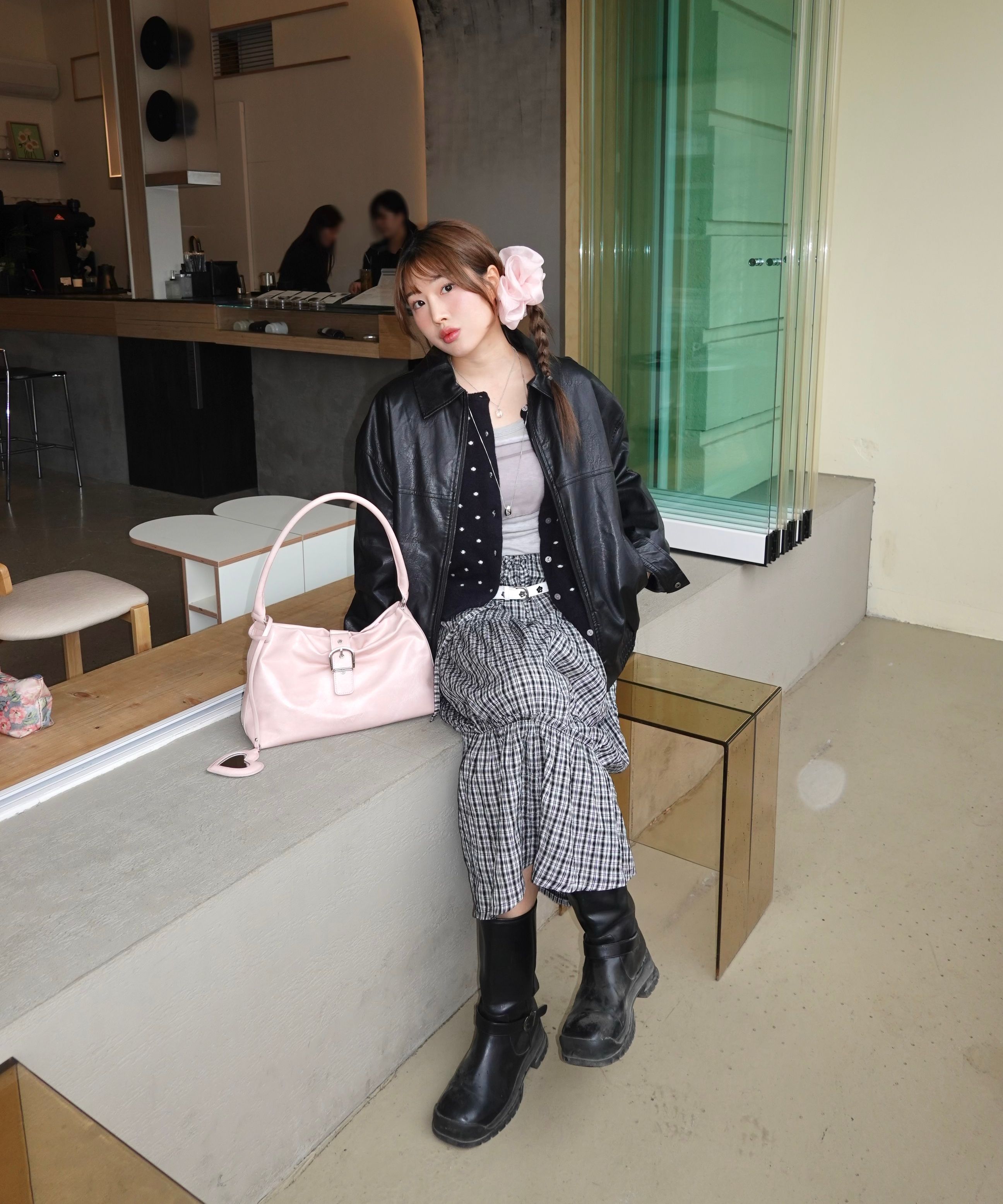 MUSINSA | VVV Ribbon Hobo Buckle Shoulder Bag _ Black