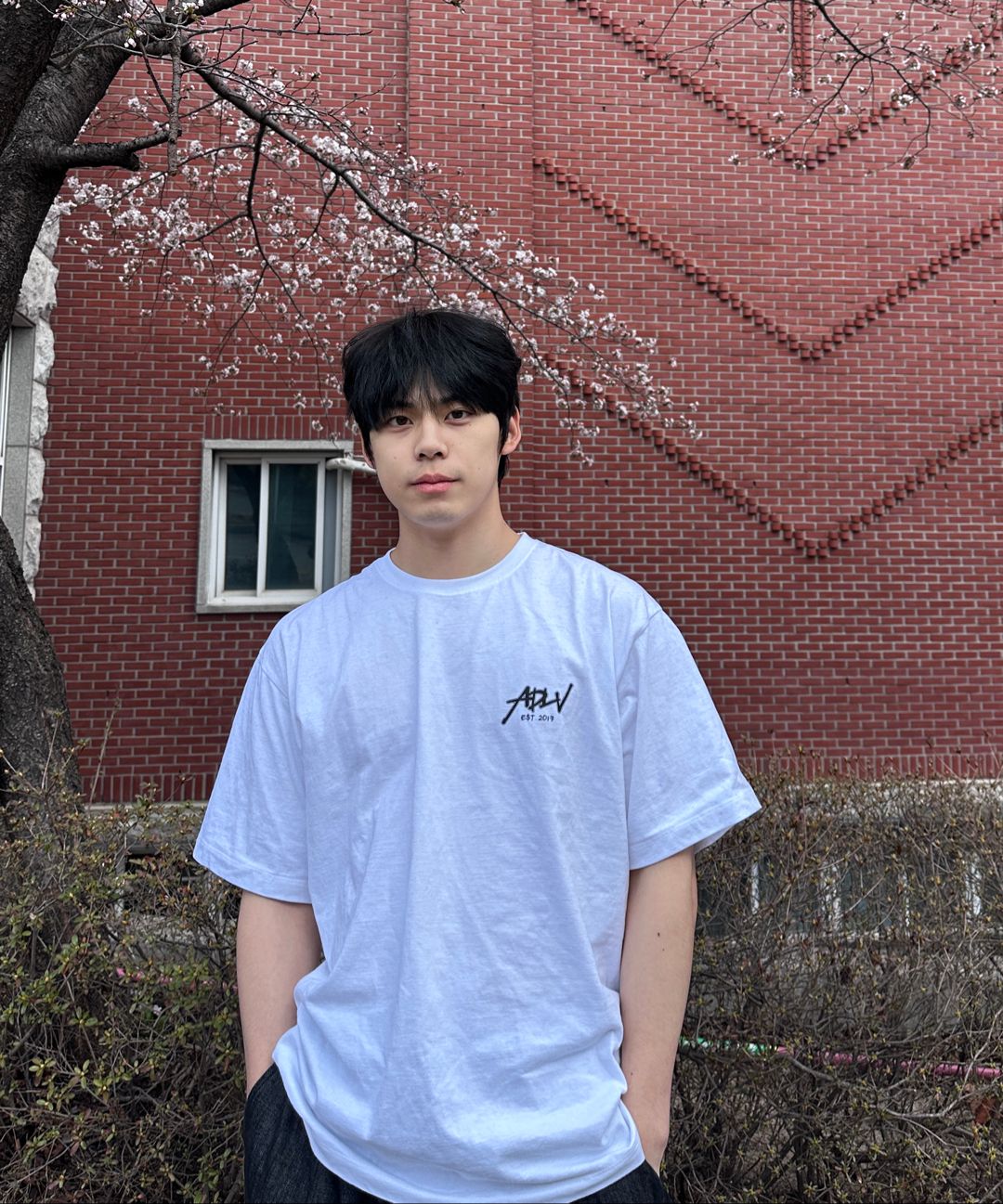 MUSINSA | acmé de la vie ADLV ALIEN SHORT SLEEVE T-SHIRT