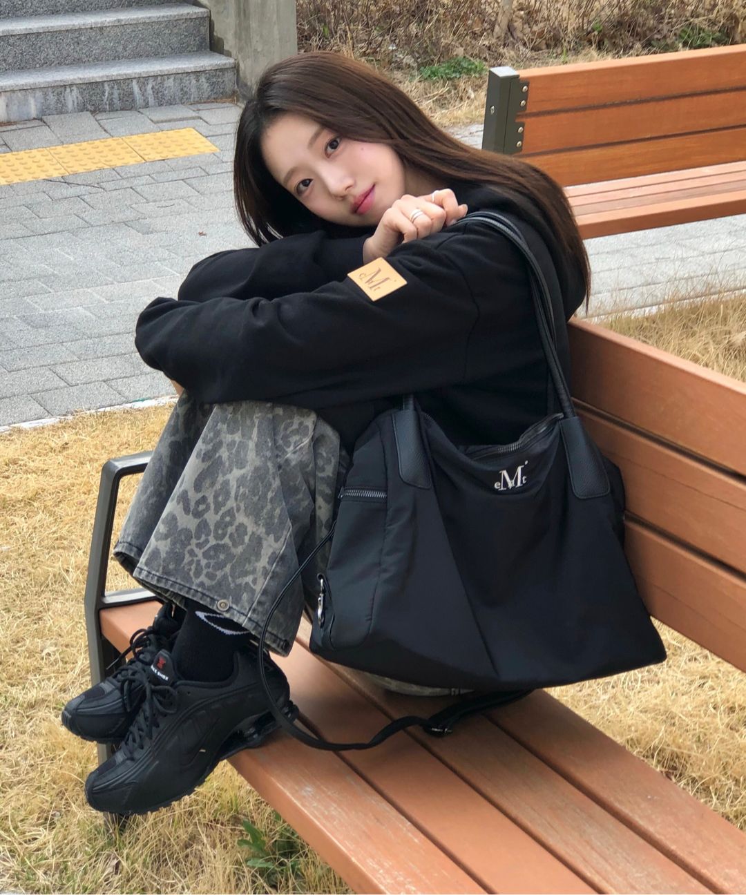MUSINSA | MUCENT 4-Way Signature Logo Unisex Tote Bag