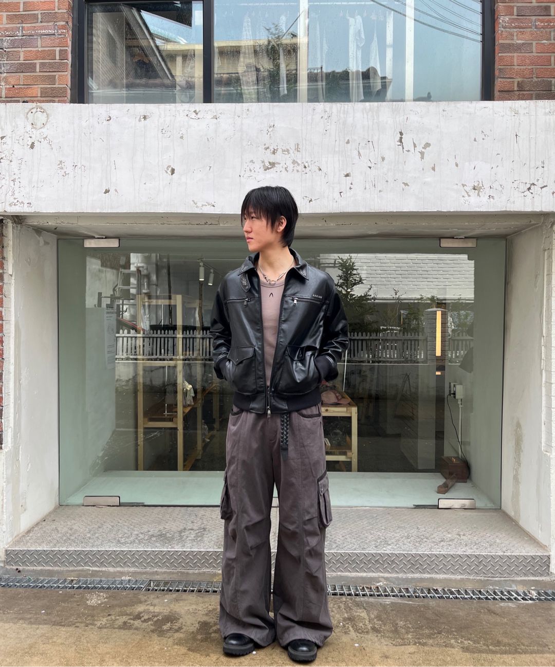 MUSINSA公式 | AAKAM Knee Pin-tuck Contrast Cargo Pants (Dark Gray)