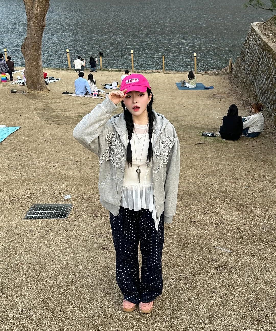 MUSINSA公式 | SINOON Rose Frill Oversized-Fit Hooded Zip-Up (Blue)
