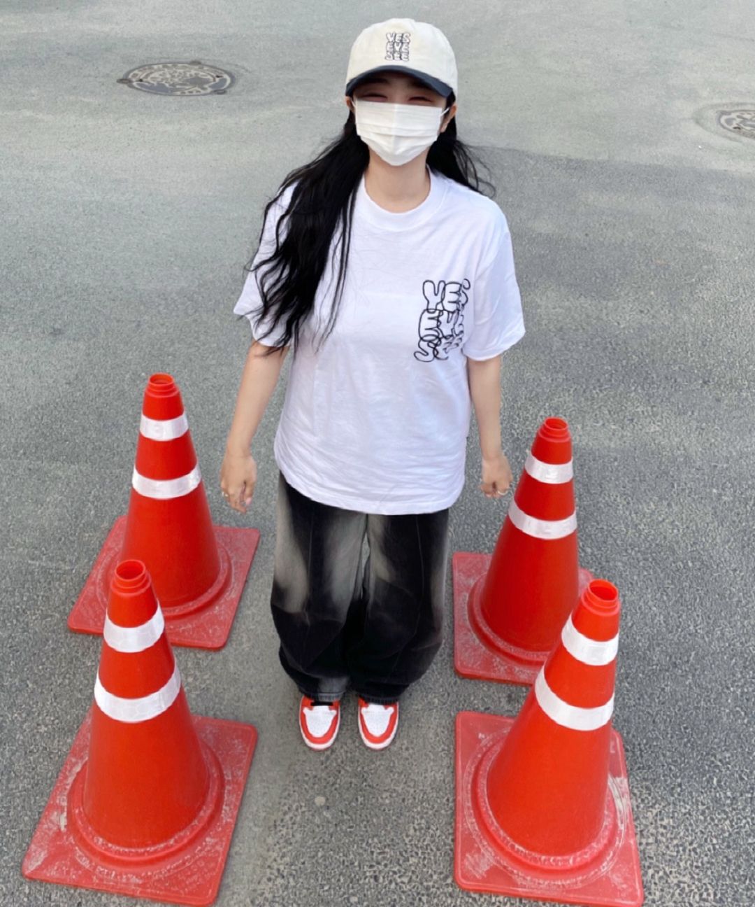 MUSINSA公式 | YESEYESEE C-Logo Tee White