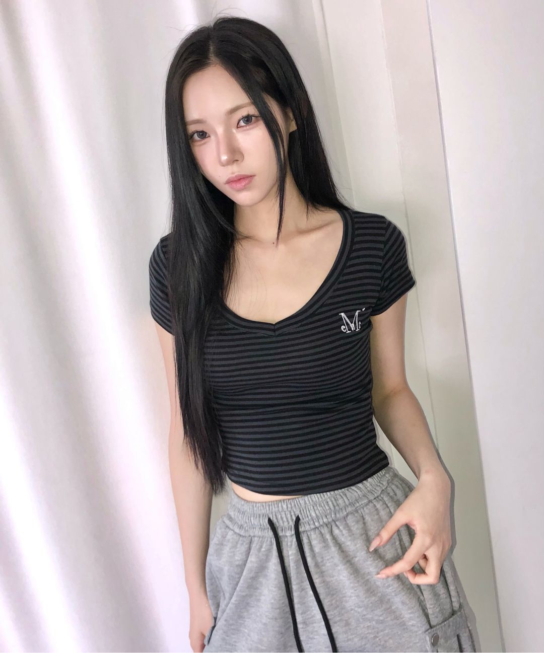 MUSINSA | MUCENT Emma V-neck Striped Short Sleeve Tee