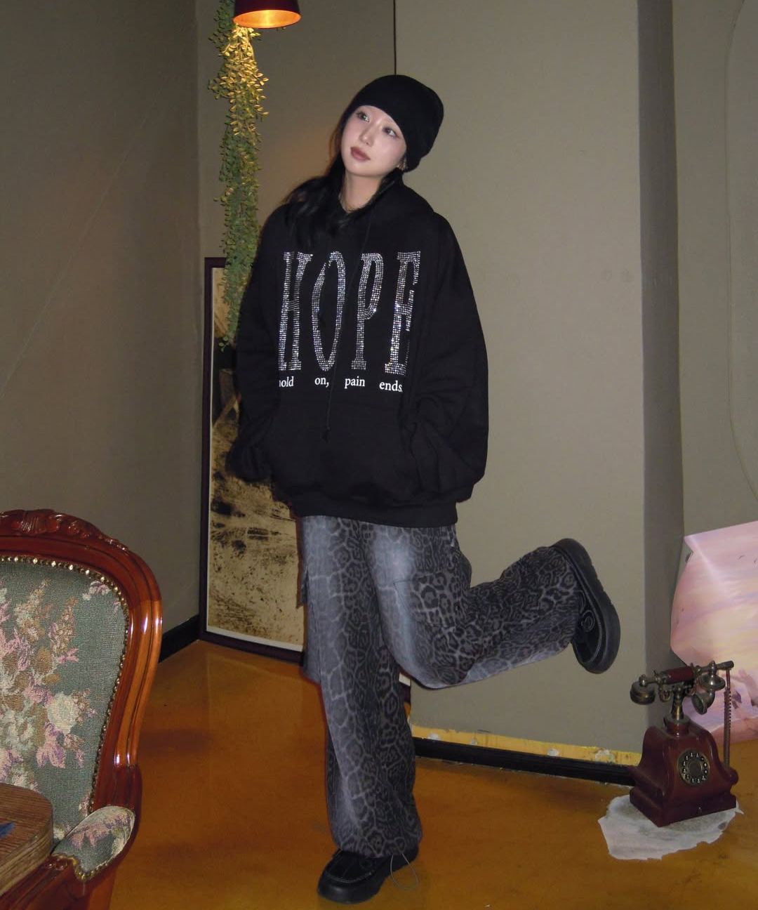 [GRAILZ] PAIN ENDS HOODIE ★兼用 ★韓国発 GRAILZ] PAIN ENDS HOODIE ☆兼用 ☆韓国発 (GRAILZ/パーカー