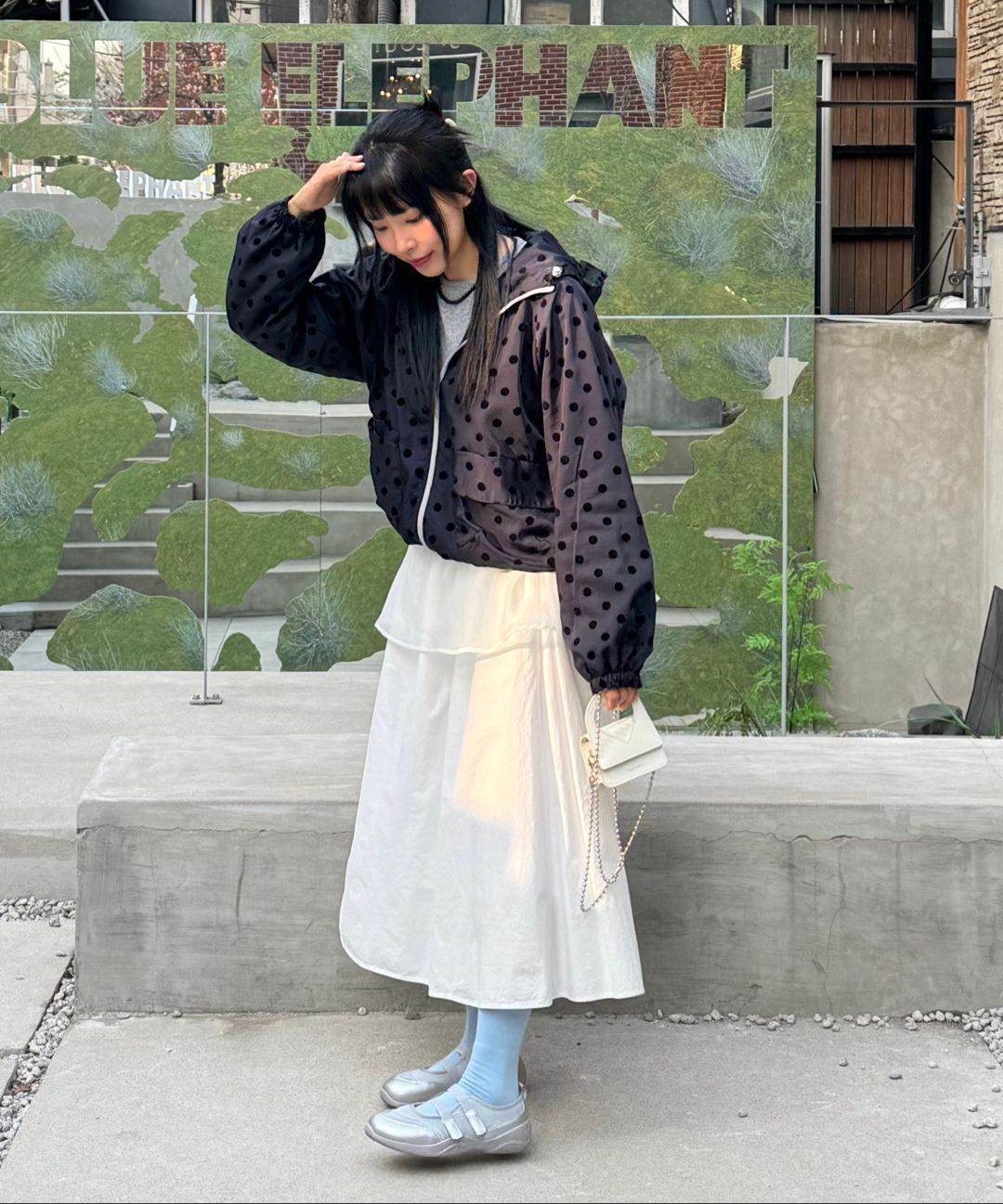 MUSINSA公式 | OHESHIO dot frill hooded windbreaker jumper (navy)