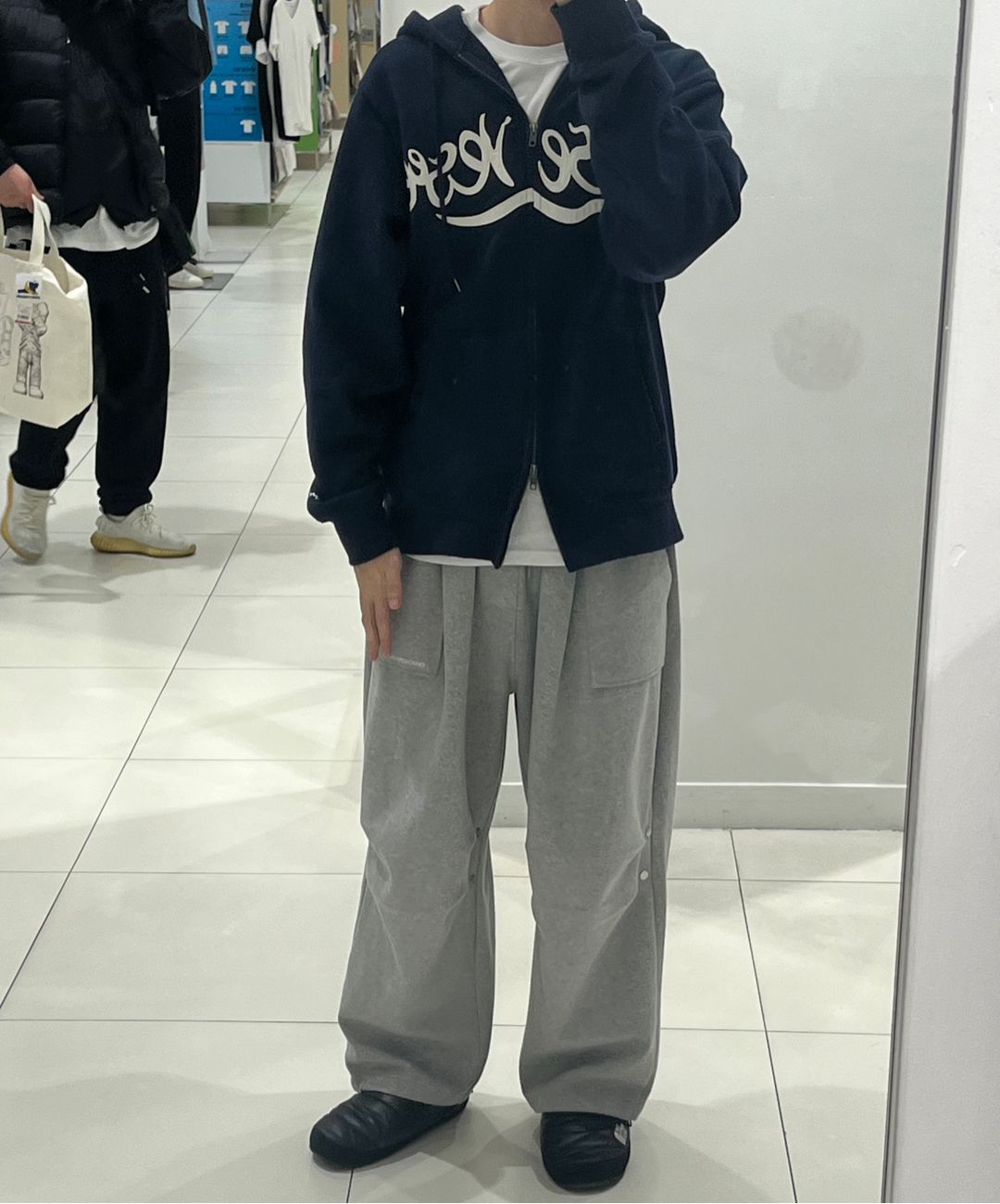 MUSINSA公式 | YESEYESEE Y.E.S Snail Logo Zip-up Hoodie Navy