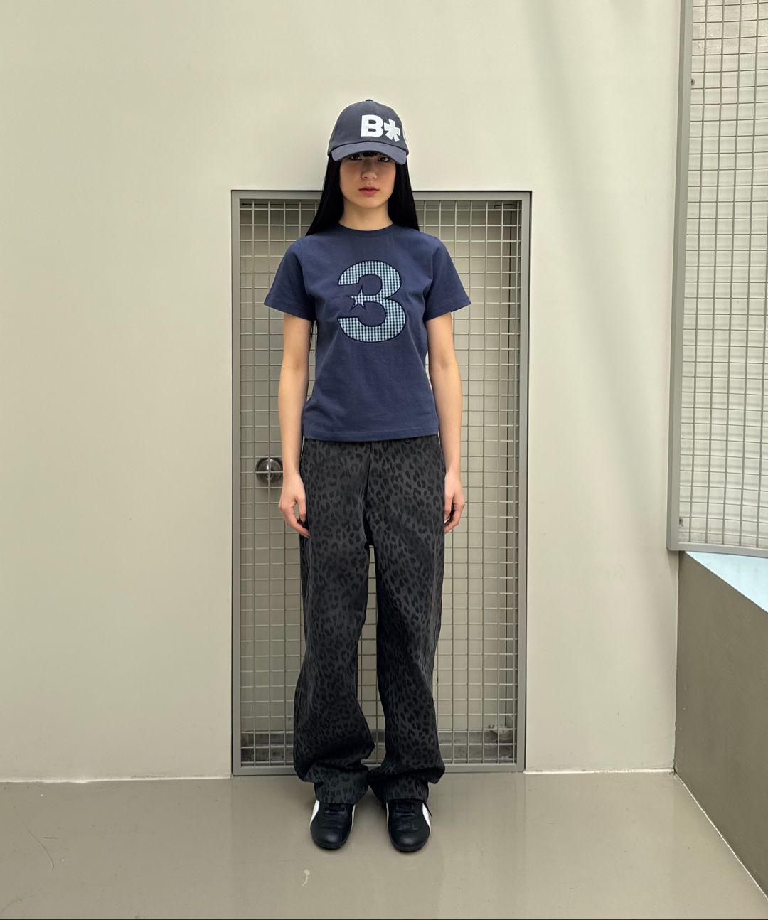MUSINSA公式 | BAUF 3 logo dot slim fit t-shirt [black]