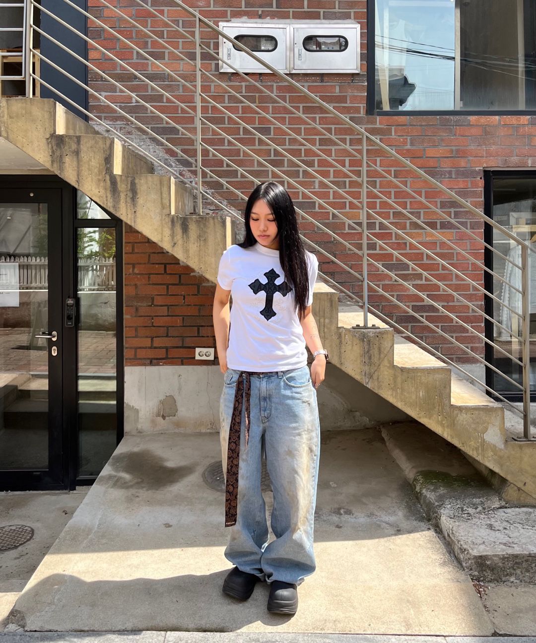 MUSINSA公式 | AAKAM AKM CROS2 Half Top (White)