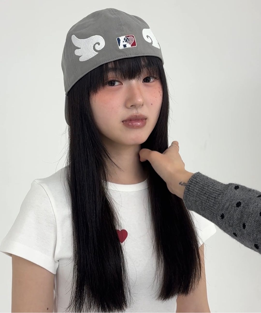 MUSINSA | AEAE AE SYMBOL ANGEL WING CAP [GREY]