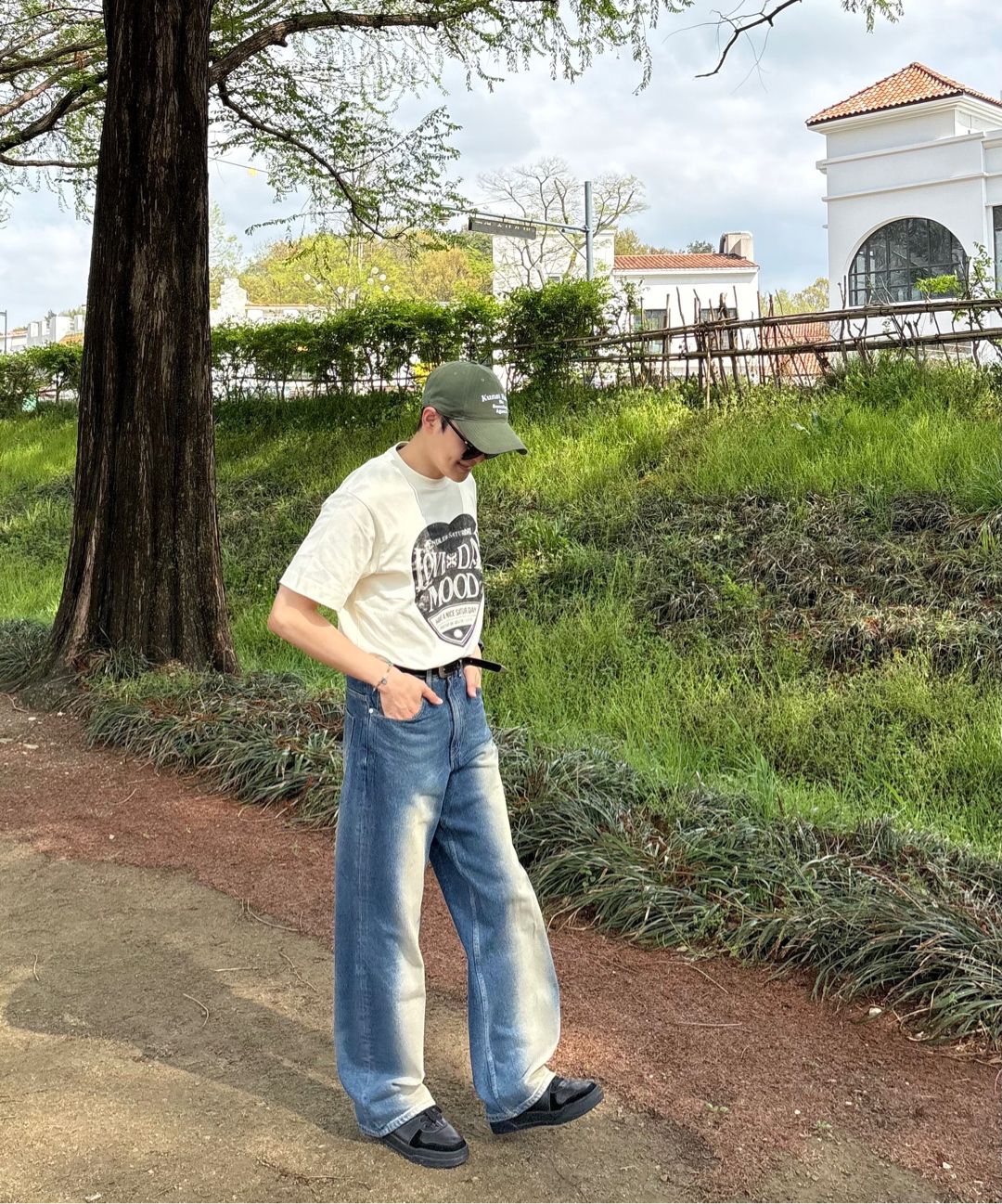 MUSINSA | SATUR Brooklyn Newtro Wide Washed Denim Pants