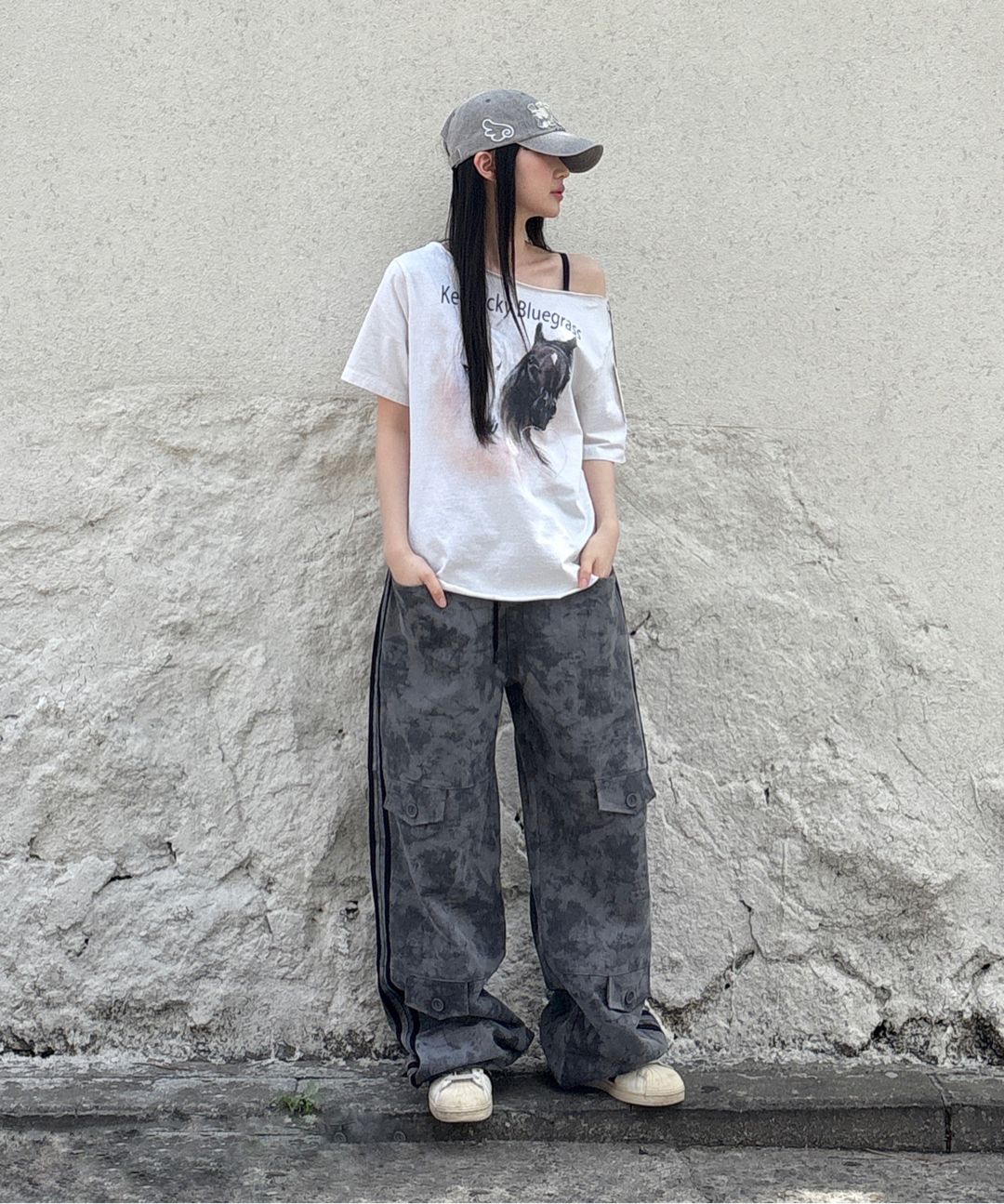 MUSINSA | SCULPTOR Sheriff Cut Out Tee Misty Blue