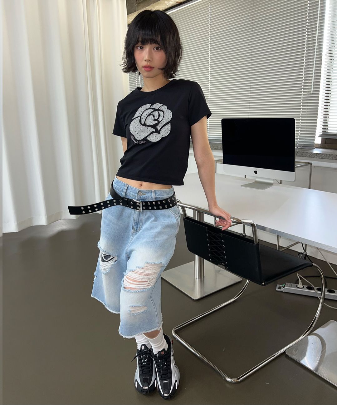 【MIDNIGHT MOVE】dot rose t Tシャツ ★韓国人気★ 追跡付 MUSINSA公式 | MIDNIGHT MOVE dot rose t (black)