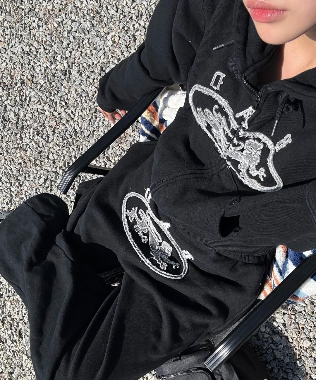 MUSINSA | BADBLOOD Lion Patch Hoodie - Washed Black