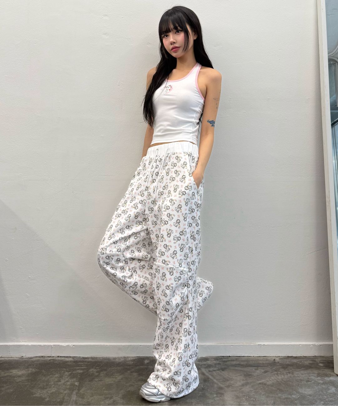 MUSINSA | LUV IS TRUE [MARIE] HALTERNECK TOP(BLACK)