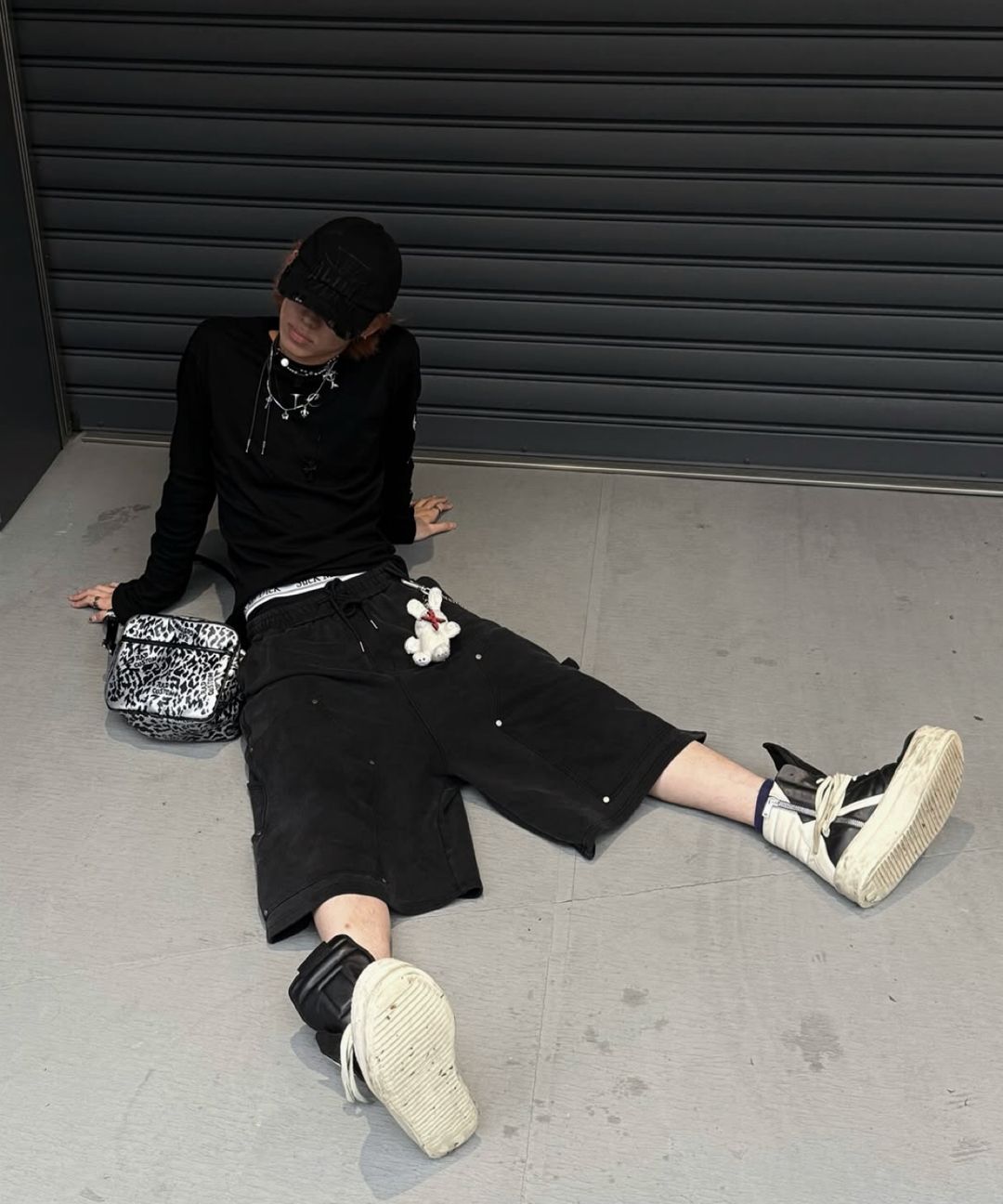 [NOT4NERD] Stud Carpenter Bermuda Sweat Shorts /追跡付 MUSINSA | NOT4NERD Stud Carpenter Bermuda Sweat Shorts - Grey
