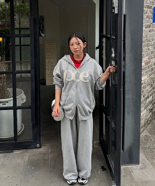 MUSINSA | PIECEMAKER PCE POCKET APPLIQUE SWEAT PANTS (GREY)