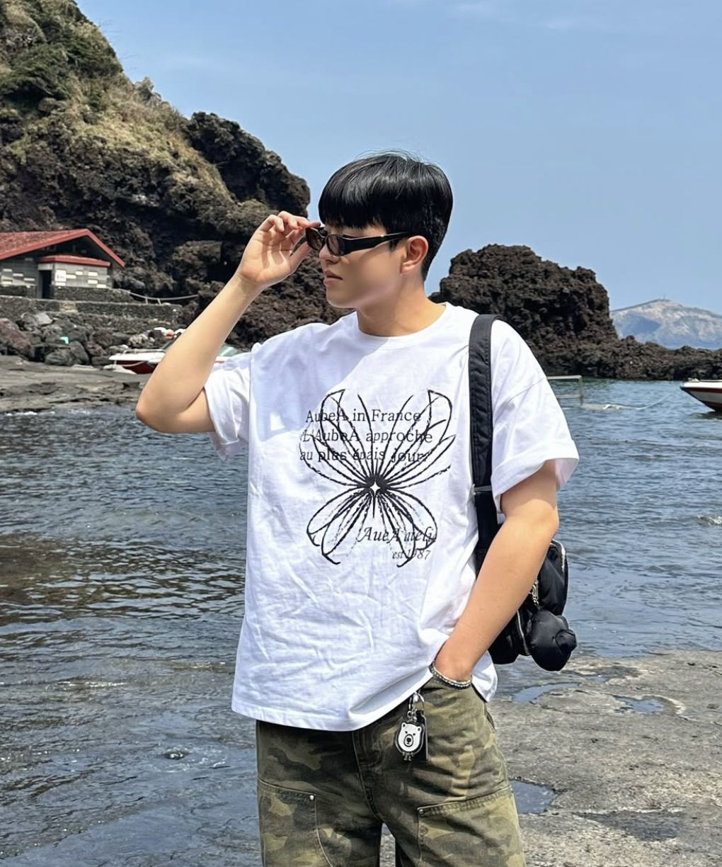 MUSINSA | VETEZE OBE DRAWING ATELLIER T-SHIRT (KHAKI)