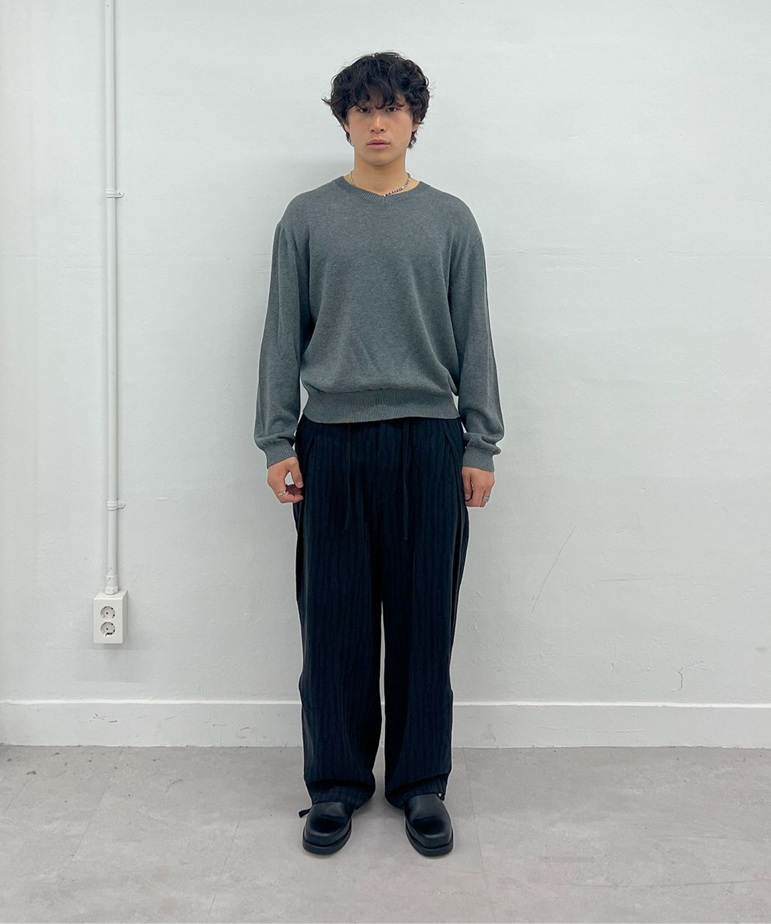 MUSINSA公式 | MILLO ARCHIVE Crop V-neck Knit [Black]