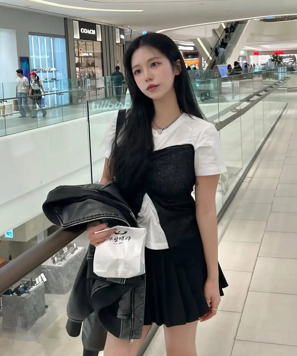 MUSINSA | FLAREUP Bustier Layered T-Shirt (FL