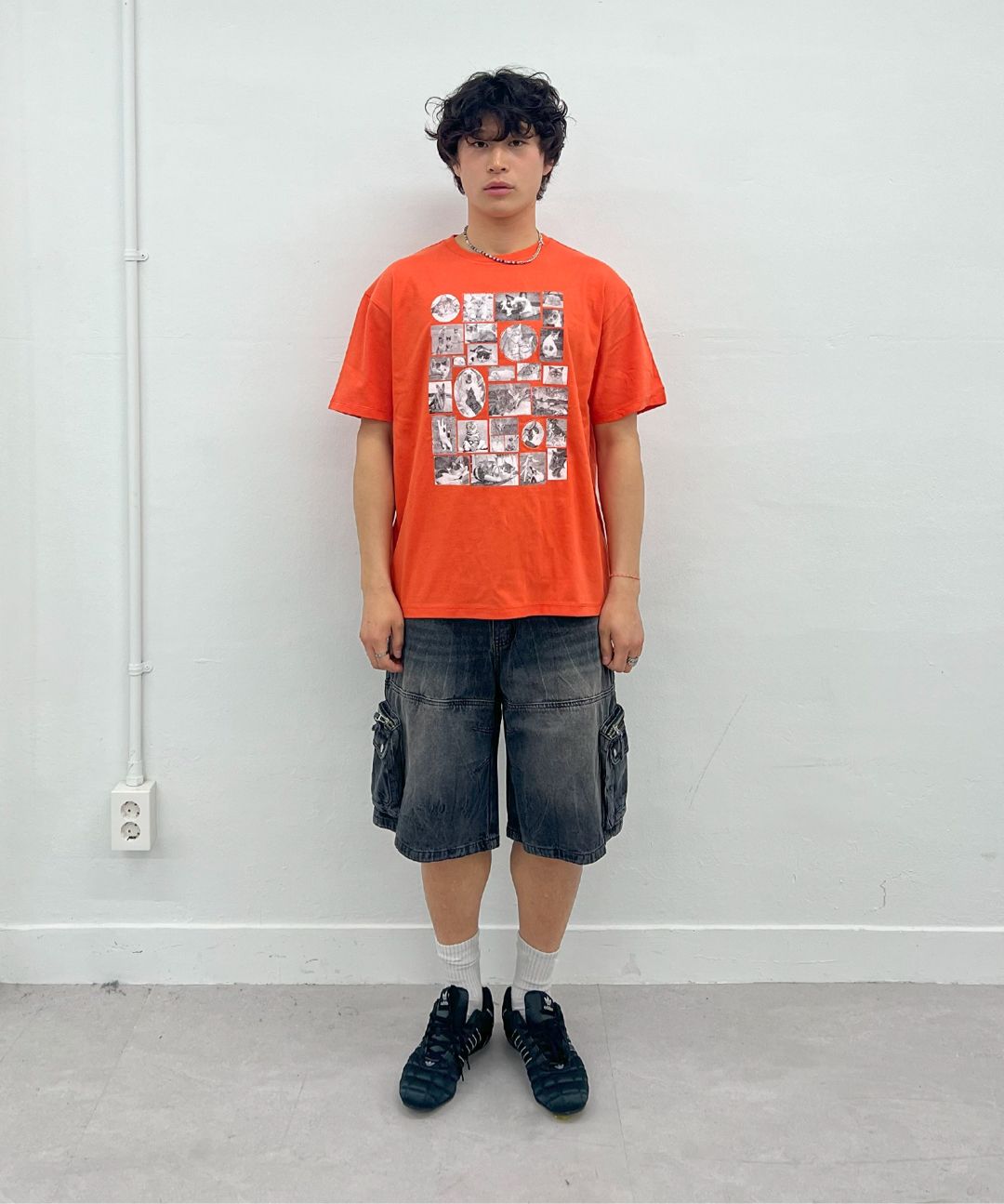 MUSINSA公式 | MILLO ARCHIVE Custom Frame Cat T-Shirt [White]