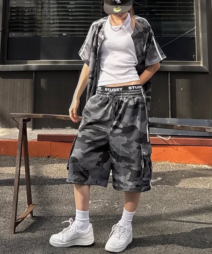 【韓国 NYXX】TOUGH BEAR CAMO HALF PANTS MUSINSA | NYXX TOUGH BEAR CAMO HALF PANTS BLACK