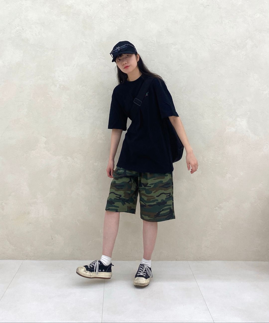 MUSINSA | LIKE THE MOST Bermuda pin tuck overfit half pants