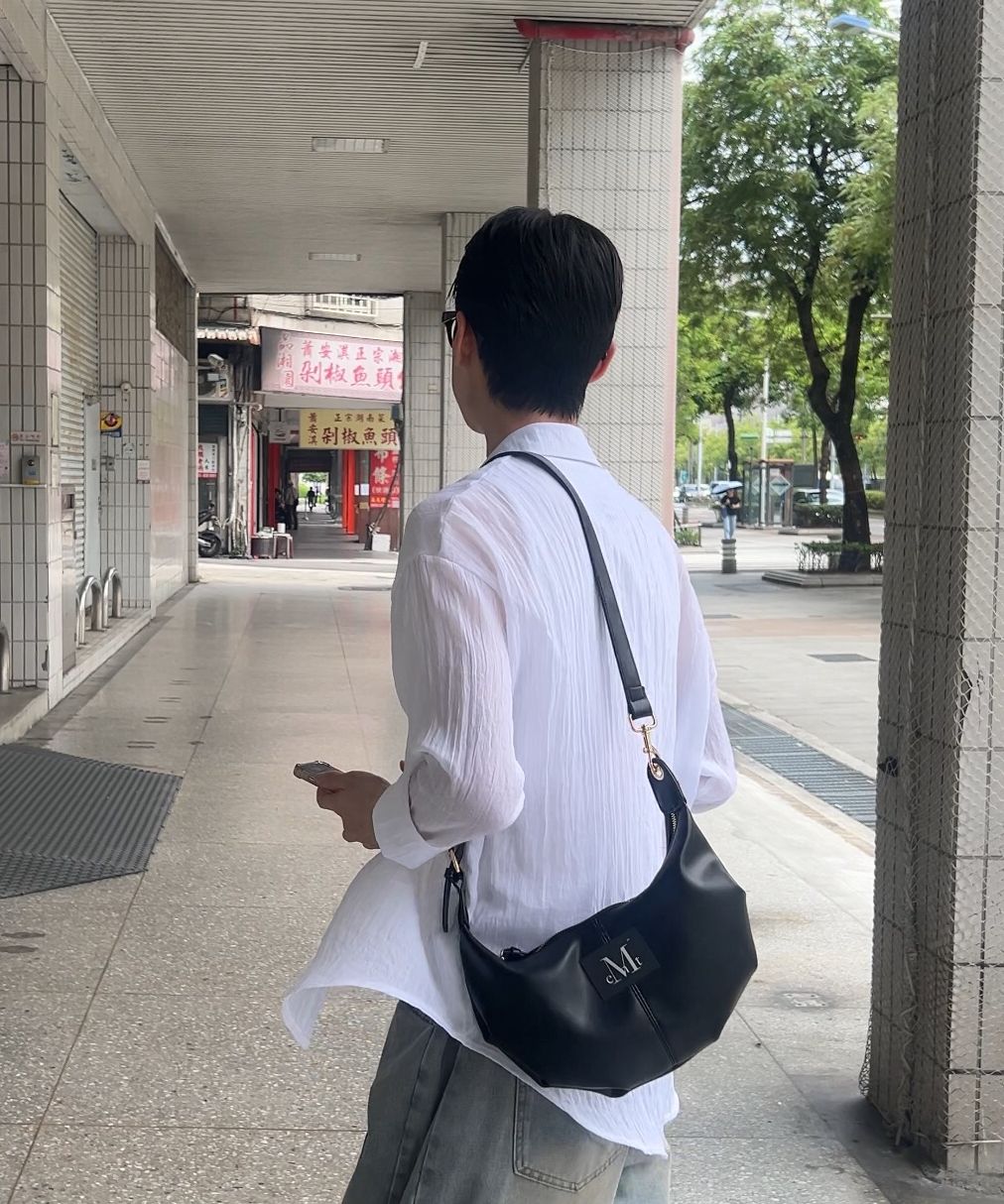ショルダーバッグ・ポシェット ^MUCENT^ Mulci Eyelet Crescent Mini Crossbody Bag Unisex P00 MUSINSA | MUCENT Mulci Eyelet Crescent Mini Crossbody Bag Unisex