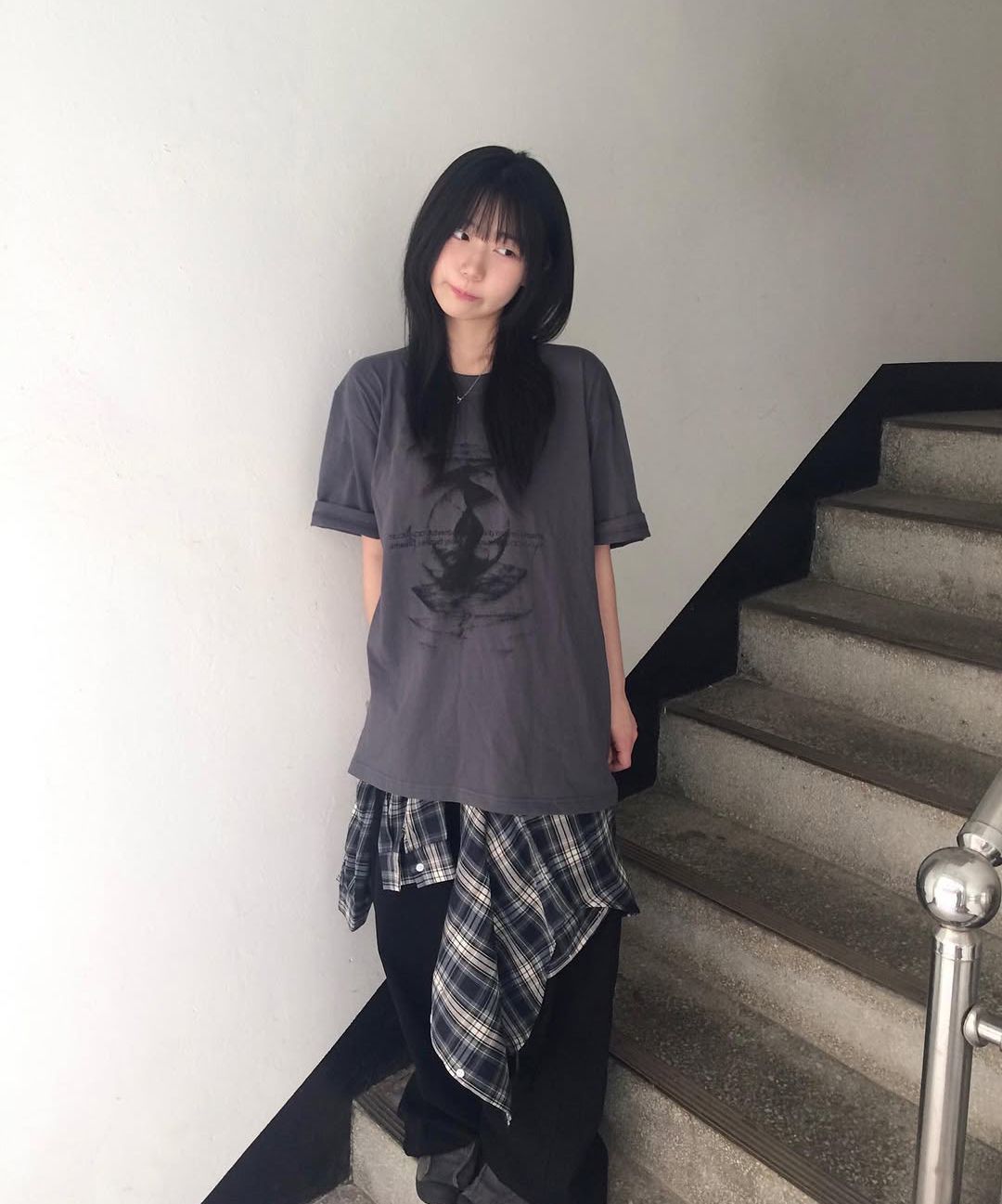MUSINSA公式 | SLOWACID Dune Wave Short Sleeve T-Shirt [Charcoal]