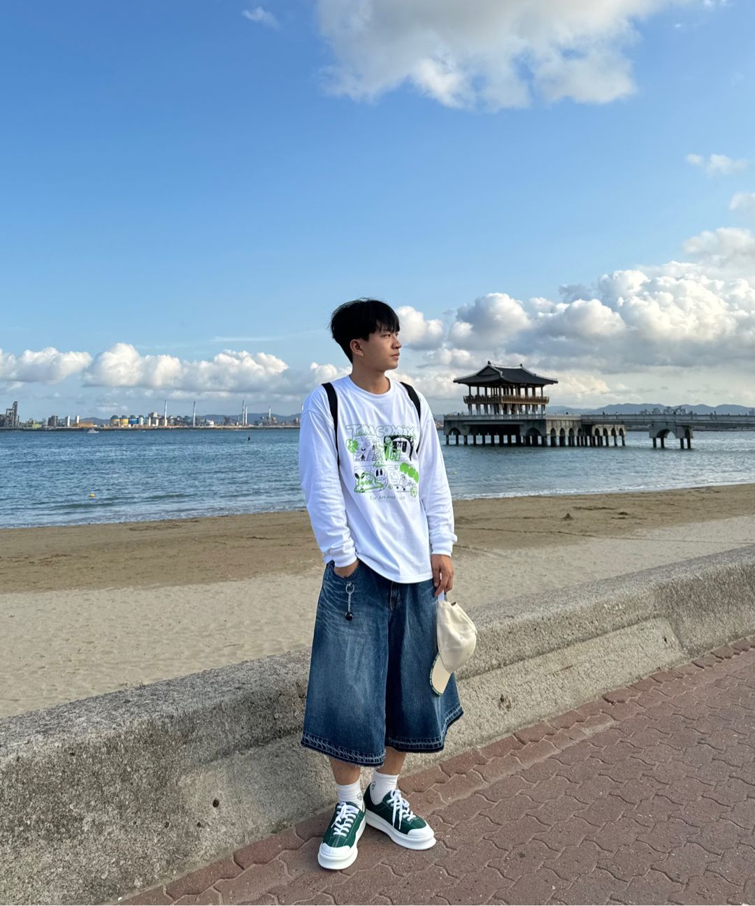 ★送料・関税込★SATUR★Gabon Denim Bermuda Pants★ SATUR】 Gabon denim bermuda pants /追跡付 (SATUR/デニム