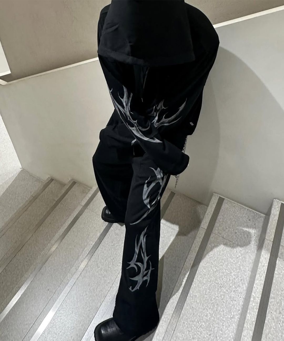 낫포너드(NOT4NERD) Dagger Tribal Logo Hood Zip Up - Grey