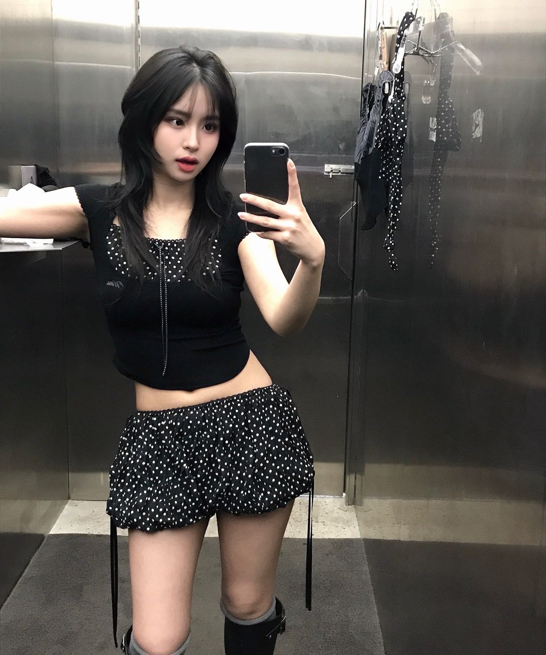 ★HILLDA★ dot square crop top black t-shirt Dot Square Crop Top [Black] - HILLDA | 60% - Asian Fashion